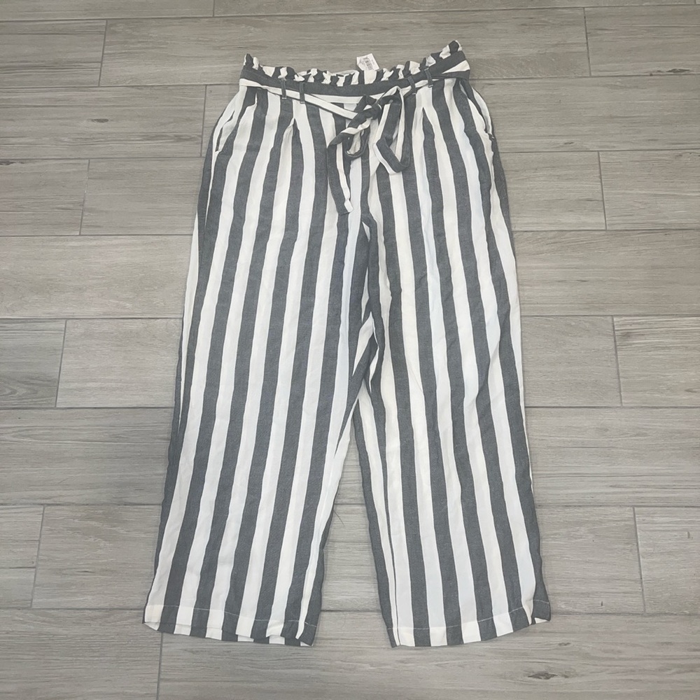 NEW WITH TAGS. women’s american eagle summer pant